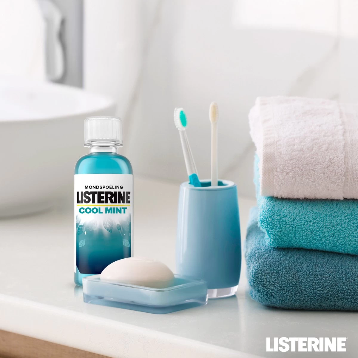 Listerine Cool Mint Mondwater, Mondspoeling Met Intens Frisse Muntsmaak, Bestrijdt Schadelijke Bacteriën Voor Gezond Tandvlees, 8 X 95 Ml - Afbeelding 10